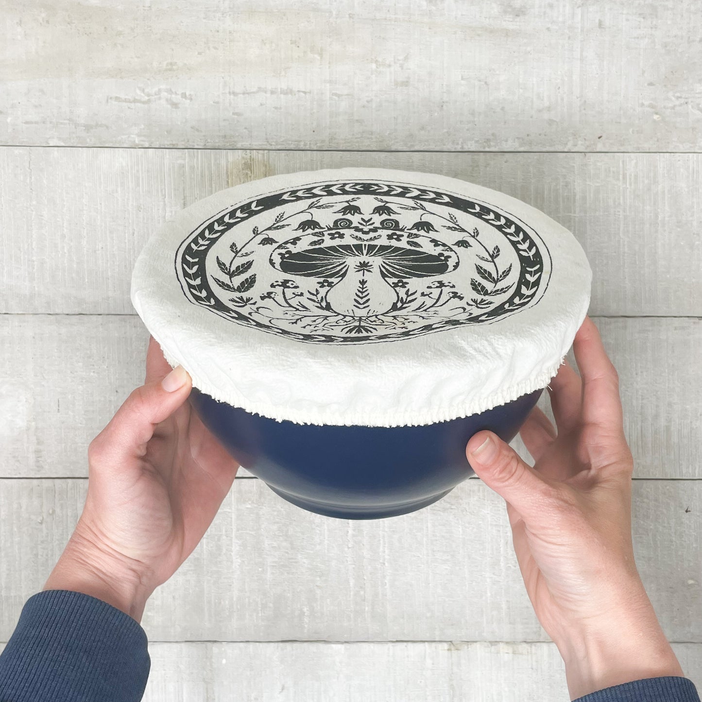Bowl Cover (1 ply) - Yellow Bee